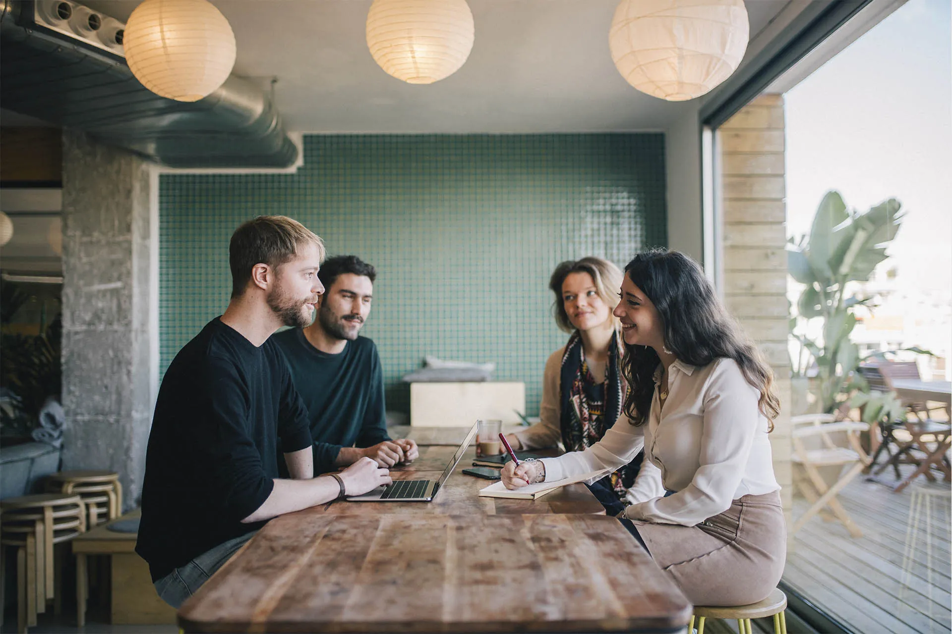 Contratación de personal de TI y desarrollo de software